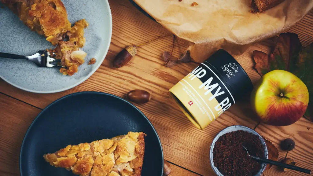 Select Apfelkuchen mit Puddingcreme und Bienenstichhaube Apfelkuchen mit Puddingcreme und Bienenstichhaube